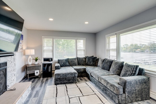 property at 811 N River Rd