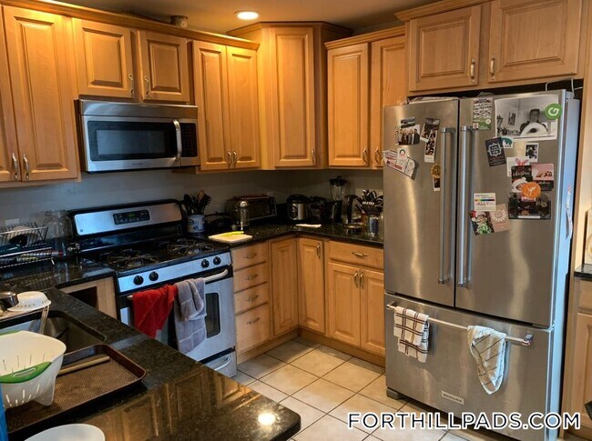 83 Windsor St in Boston, MA - Building Photo - Building Photo