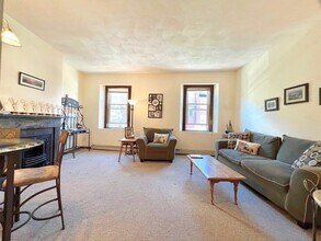 87 Main St, Unit #1 in Boston, MA - Foto de edificio - Building Photo