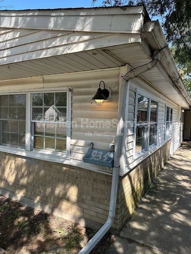 934 W Jefferson St in Macomb, IL - Building Photo - Building Photo