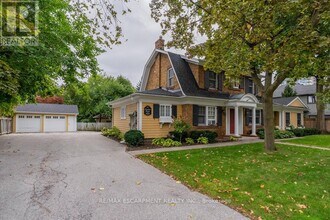 2080 Caroline St in Burlington, ON - Building Photo - Building Photo