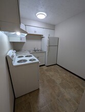 237 Summit St N, Unit #2 in East Canton, OH - Building Photo - Building Photo