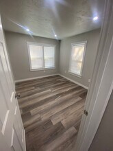 1350 S Washington St in Kennewick, WA - Building Photo - Building Photo