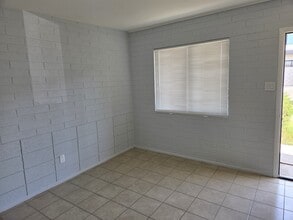 6249 N 12th St in Phoenix, AZ - Foto de edificio - Building Photo