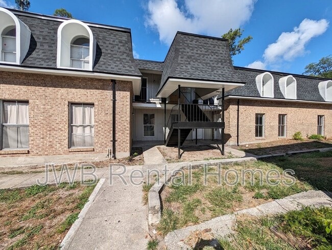property at 7201 Arlington Expy