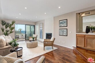 311 Ocean Ave in Santa Monica, CA - Building Photo - Building Photo