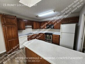 15 Honey Locust Ct in Little Rock, AR - Building Photo - Building Photo