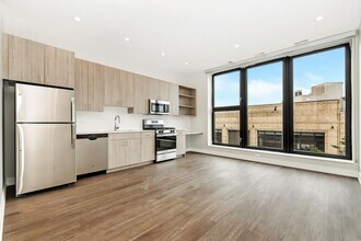 1964 N Milwaukee Ave in Chicago, IL - Building Photo - Building Photo
