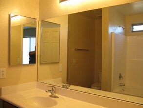 13008 W Lisbon Ln in El Mirage, AZ - Building Photo - Building Photo