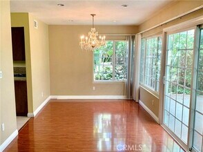 6718 Shoup Ave in Los Angeles, CA - Building Photo - Building Photo