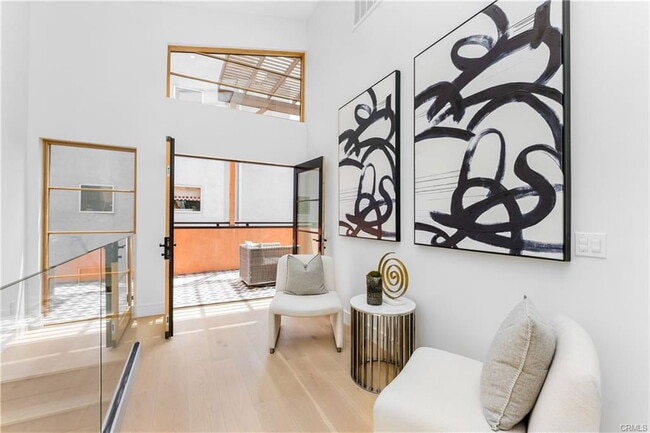 1035 1/2 N Vista St in West Hollywood, CA - Building Photo - Building Photo