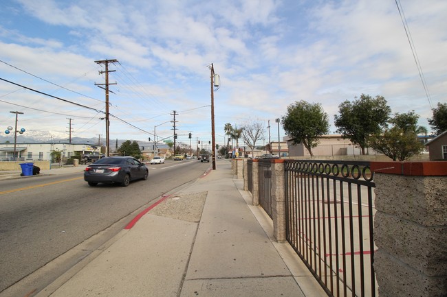 8925 Juniper Ave in Fontana, CA - Building Photo - Building Photo