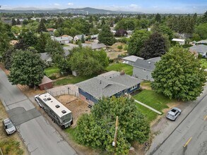 11105 E 8th Ave, Unit Primary in Spokane Valley, WA - Building Photo - Building Photo