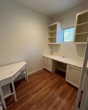 650 Westcross St in Houston, TX - Building Photo - Building Photo