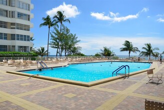 1950 S Ocean Dr, Unit 7G in Hallandale Beach, FL - Building Photo - Building Photo