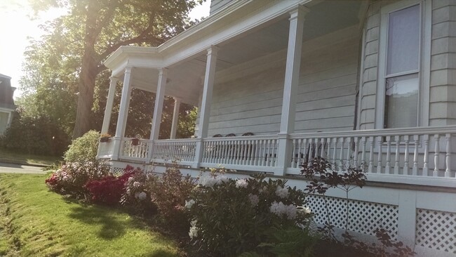 6 Webster St in Nashua, NH - Building Photo - Building Photo