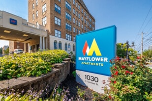 Mayflower Apartments in Syracuse, NY - Building Photo