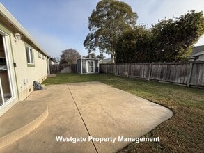 574 Lorraine Ct N in Rohnert Park, CA - Building Photo - Building Photo