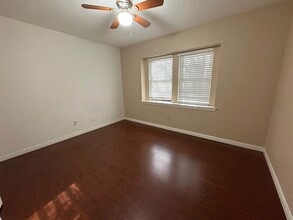1218 Meadowridge Dr in Beaumont, TX - Building Photo - Building Photo