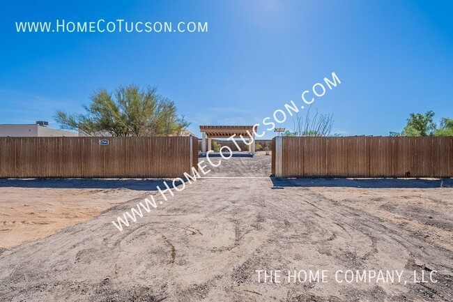 5710 E Hermans Rd in Tucson, AZ - Building Photo - Building Photo