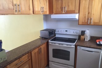 555 University Ave, Unit 905 in Honolulu, HI - Foto de edificio - Building Photo