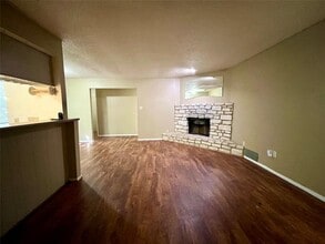 821 Sirocco Dr in Austin, TX - Building Photo - Building Photo