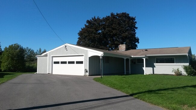 property at 28 Drumlins Ter