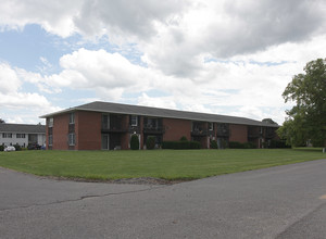 Old Carriage House Apartments in Clinton, NY - Building Photo - Building Photo