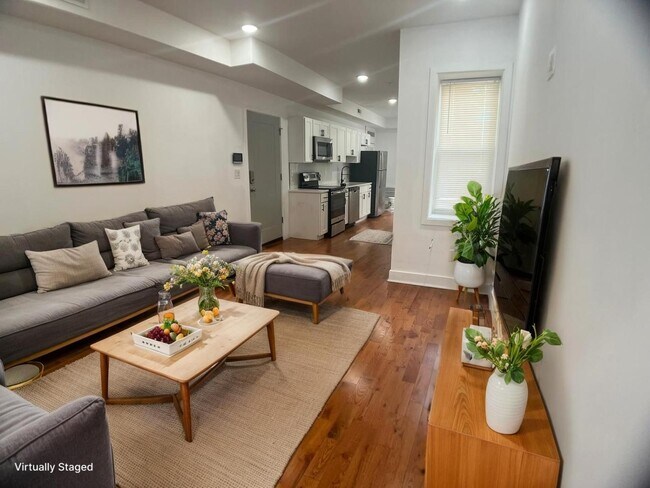 property at 3035 W Diamond St