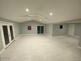 1402 Arkansas Ave in Lynn Haven, FL - Building Photo