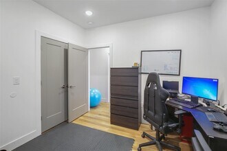 382 7th St in Jersey City, NJ - Building Photo - Building Photo