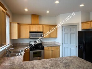 20573 Button Brush Ave in Bend, OR - Building Photo - Building Photo