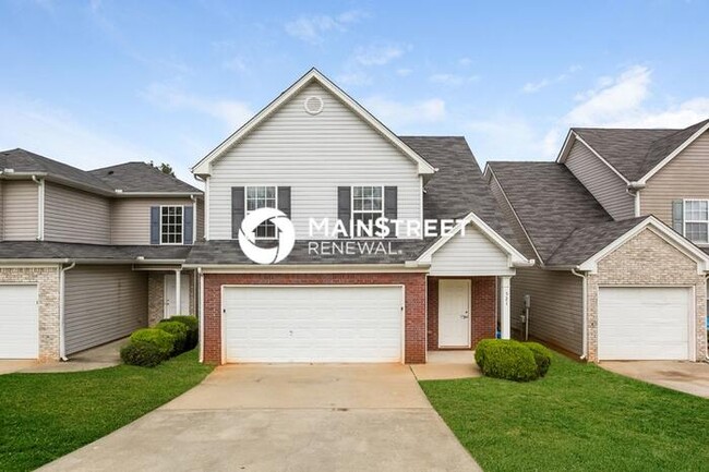 property at 521 Carlton Pointe Dr