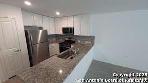 10183 Asta Trl in San Antonio, TX - Building Photo - Building Photo