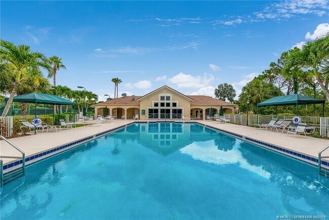 property at 6797 SE Warwick Ln