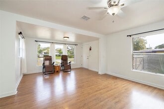 2540 18th Ave N in St. Petersburg, FL - Building Photo - Building Photo