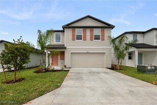 4018 San Felice Ln in North Fort Myers, FL - Building Photo