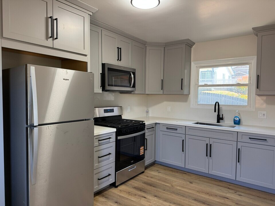 7515 Ohio Pl in La Mesa, CA - Building Photo
