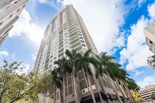 350 SE 2nd St in Fort Lauderdale, FL - Building Photo