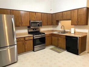 1 Walnut Ct in Fishkill, NY - Building Photo - Building Photo