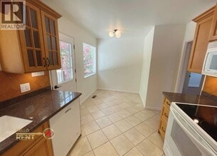 2520 Derbyshire Way in North Vancouver, BC - Building Photo - Building Photo