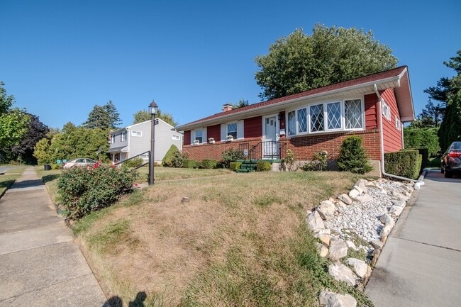 6 Hammen Ave in Timonium, MD - Building Photo - Building Photo