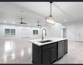 1445 Co Rd 3690 in Paradise, TX - Building Photo - Building Photo