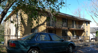 462 N Underwood St Apartments