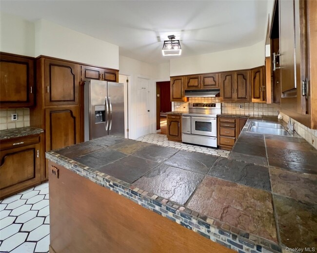 85 Washington Rd in Carmel, NY - Building Photo - Building Photo