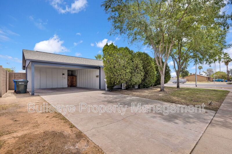 13811 N 37th Way in Phoenix, AZ - Building Photo