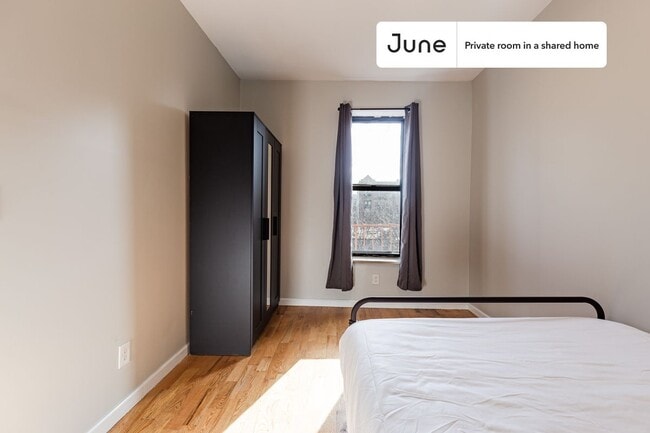 Private bedroom in 4 bed/2 bath Home in New York, NY - Building Photo - Building Photo