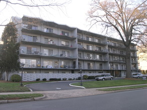 Albrecht Manor in Charlotte, NC - Building Photo - Building Photo