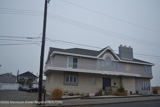 106 Oceanfront in Lavallette, NJ - Building Photo - Building Photo