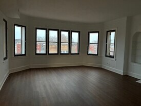 7712 S Jeffery Blvd in Chicago, IL - Building Photo